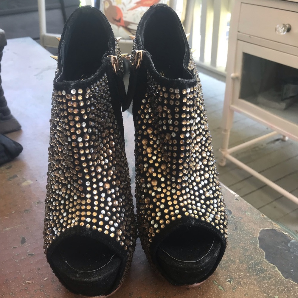 Giuseppe Zanotti “spike” shoes. Size 39.